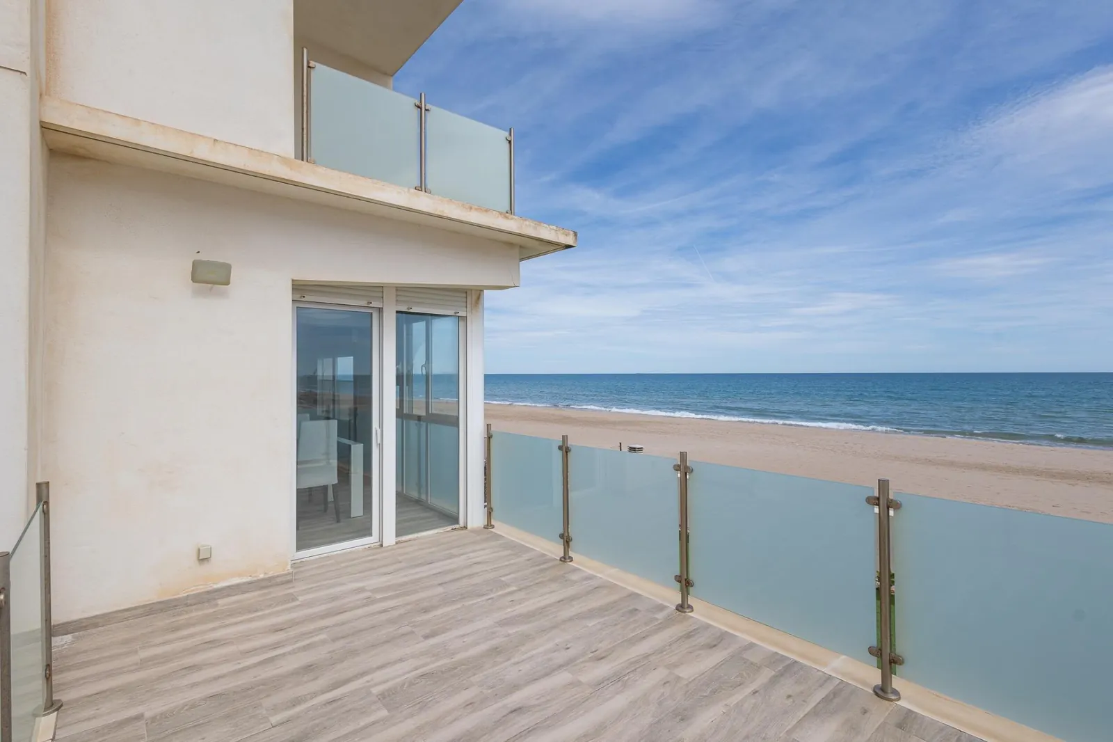 Spain renovated villa 3 floors, privileged location with sea view 003885 — photo 2