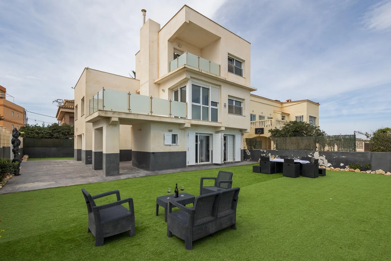 Spain renovated villa 3 floors, privileged location with sea view 003885 — photo 3