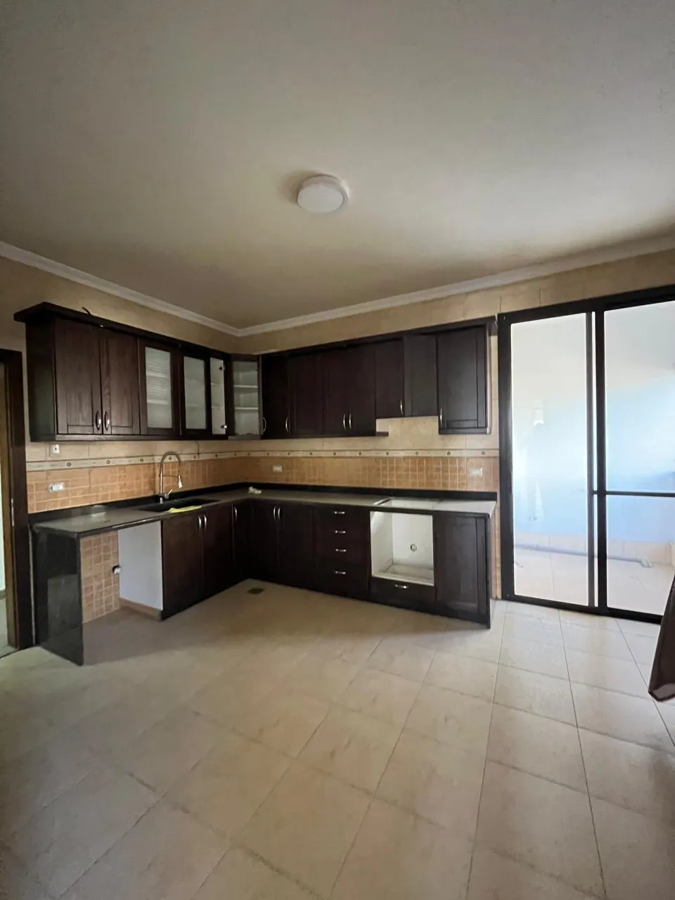 Zahle ksara spacious luxurious apartment with terrace for Rent Ref#6464 — photo 5