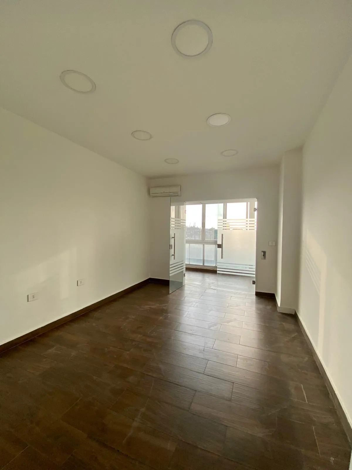 Jdeideh spacious office 290 sqm for Sale prime location Ref#6482 — photo 2