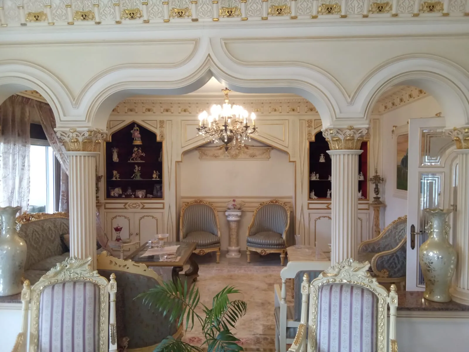 Chtoura spacious 245 sqm apartment for Sale prime location Ref#6485 — photo 4