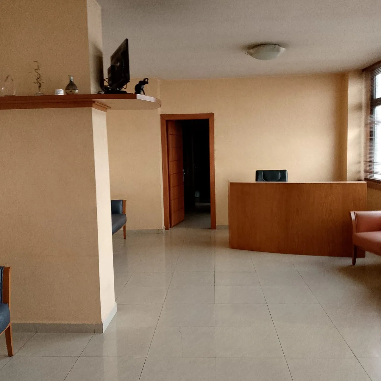 Zahle boulevard fully furnished office for Rent, prime commercial center #6489