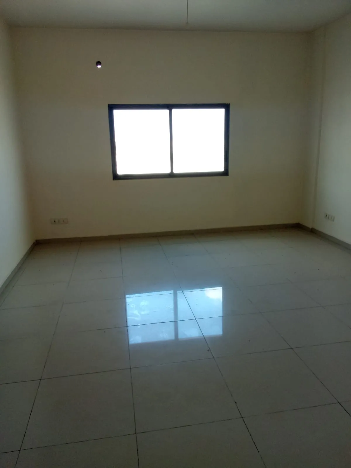 Chtoura office 462 sqm for Rent prime commercial center #6492
