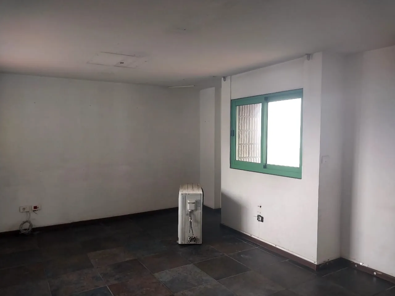 Shop 350 sqm three floors for Rent in Kaslik Ref#6528 — الصورة 3