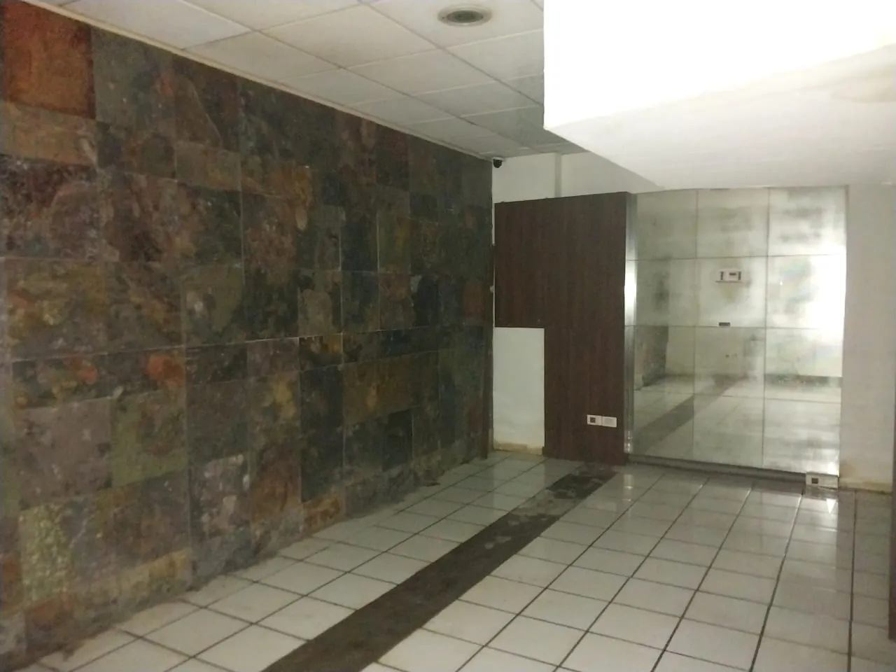 Shop 350 sqm three floors for Rent in Kaslik Ref#6528 — الصورة 5