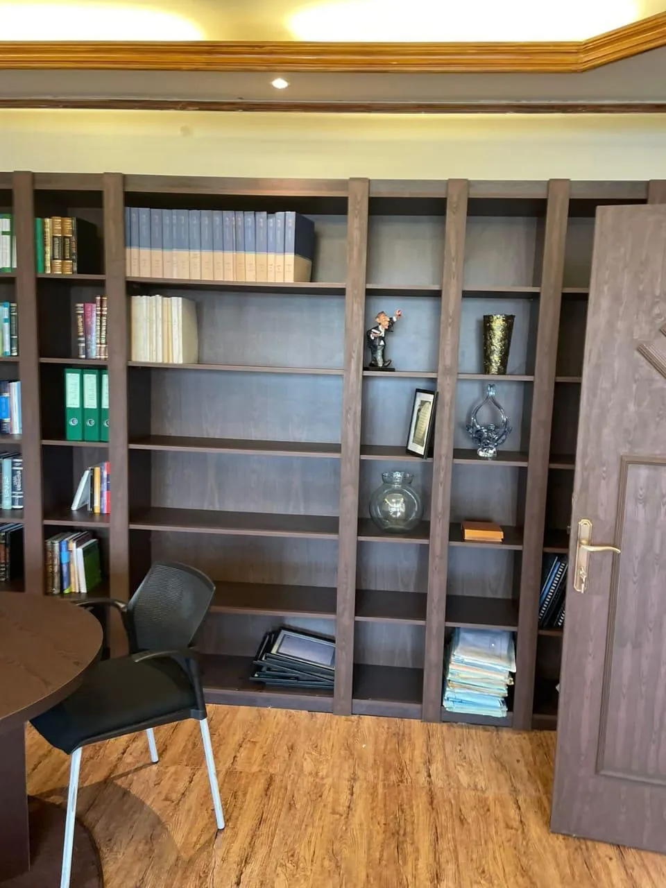 Office for Rent in Mar Elias, Beirut – Prime Location #6578 — الصورة 2