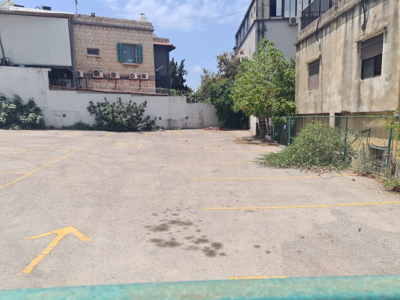 Hazmieh land 600 sqm for Rent #6614 — الصورة 2