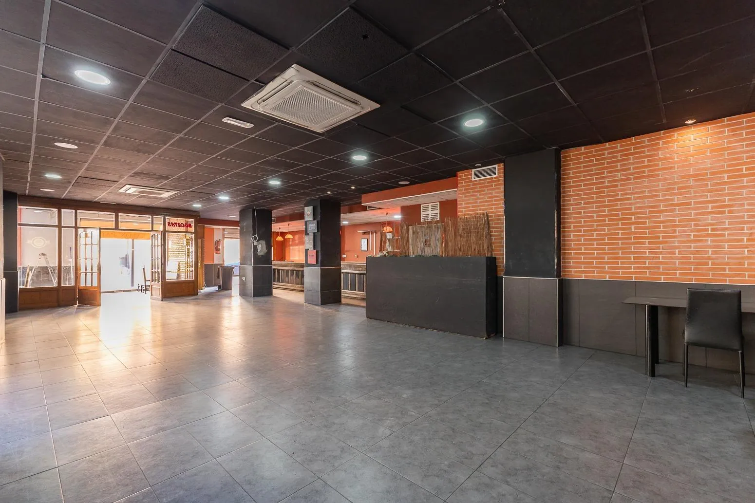 Commercial premises for Sale, Paterna, Valencia in a prime area 006555 — photo 4