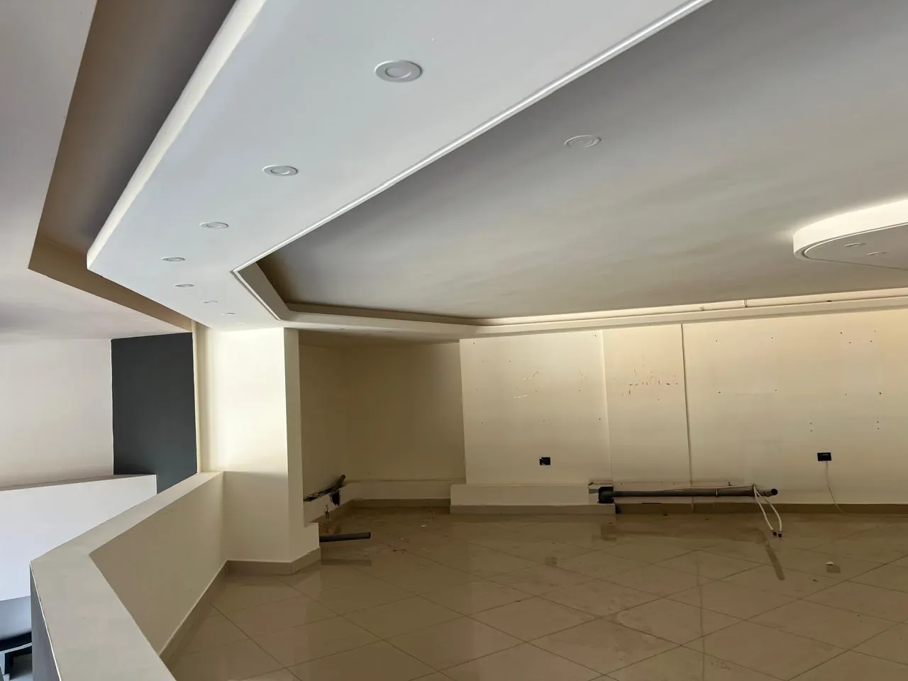 Haouch el omara stargate area fully decorated shop 155 sqm for Sale #6645