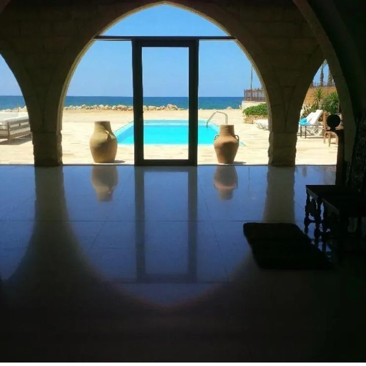Seafront villa with commercial shops in the heart of Jounieh #6681 — photo 5