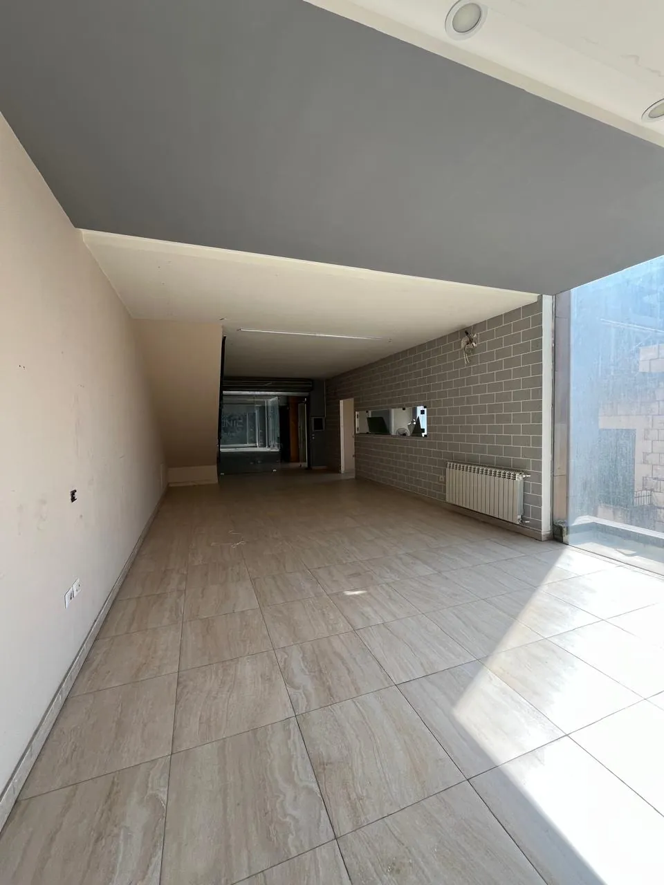 Zahle boulevard shop 165 sqm two floors for Rent prime location #6691 — photo 3