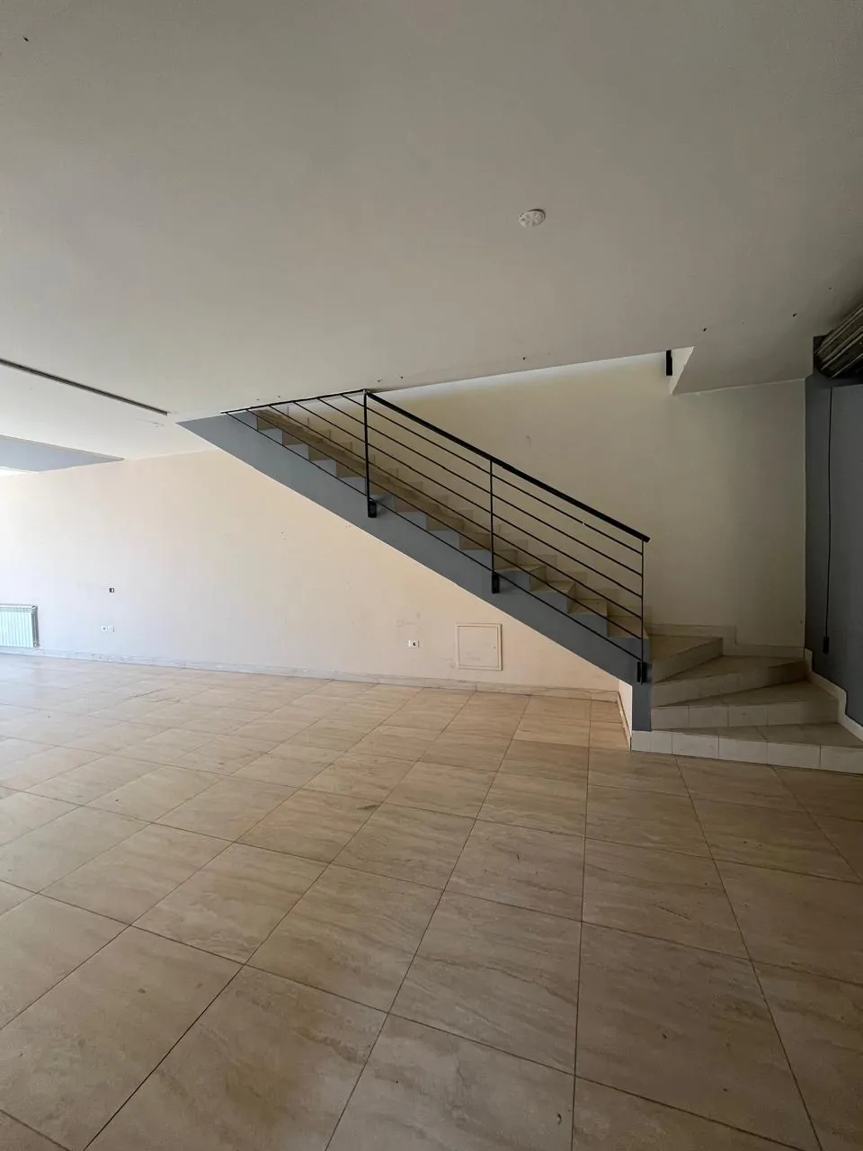 Zahle boulevard shop 165 sqm two floors for Rent prime location #6691 — photo 4