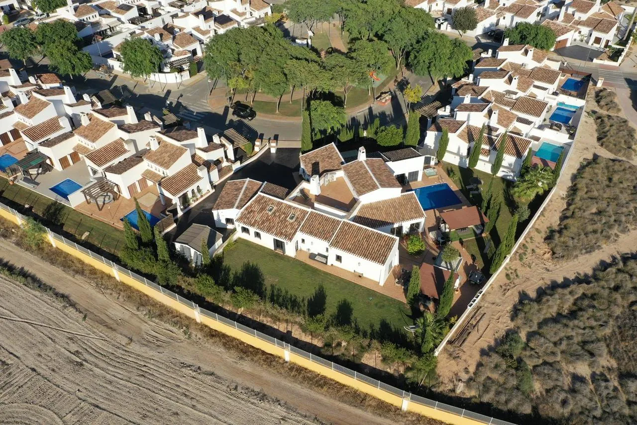 Spain Get your residency! luxury villa on a large plot with garden & pool SVM741898 — الصورة 2