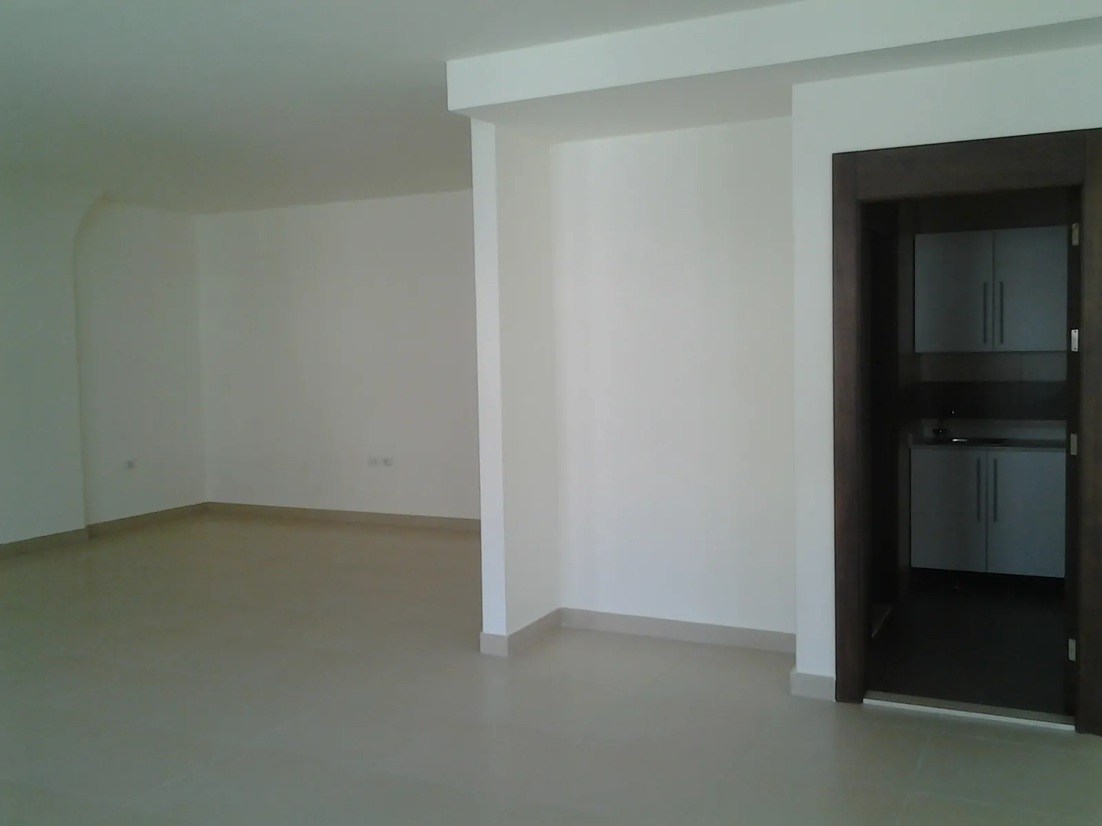 Haouch el omara brand new offices for Rent in a prime commercial center #6719 — الصورة 3