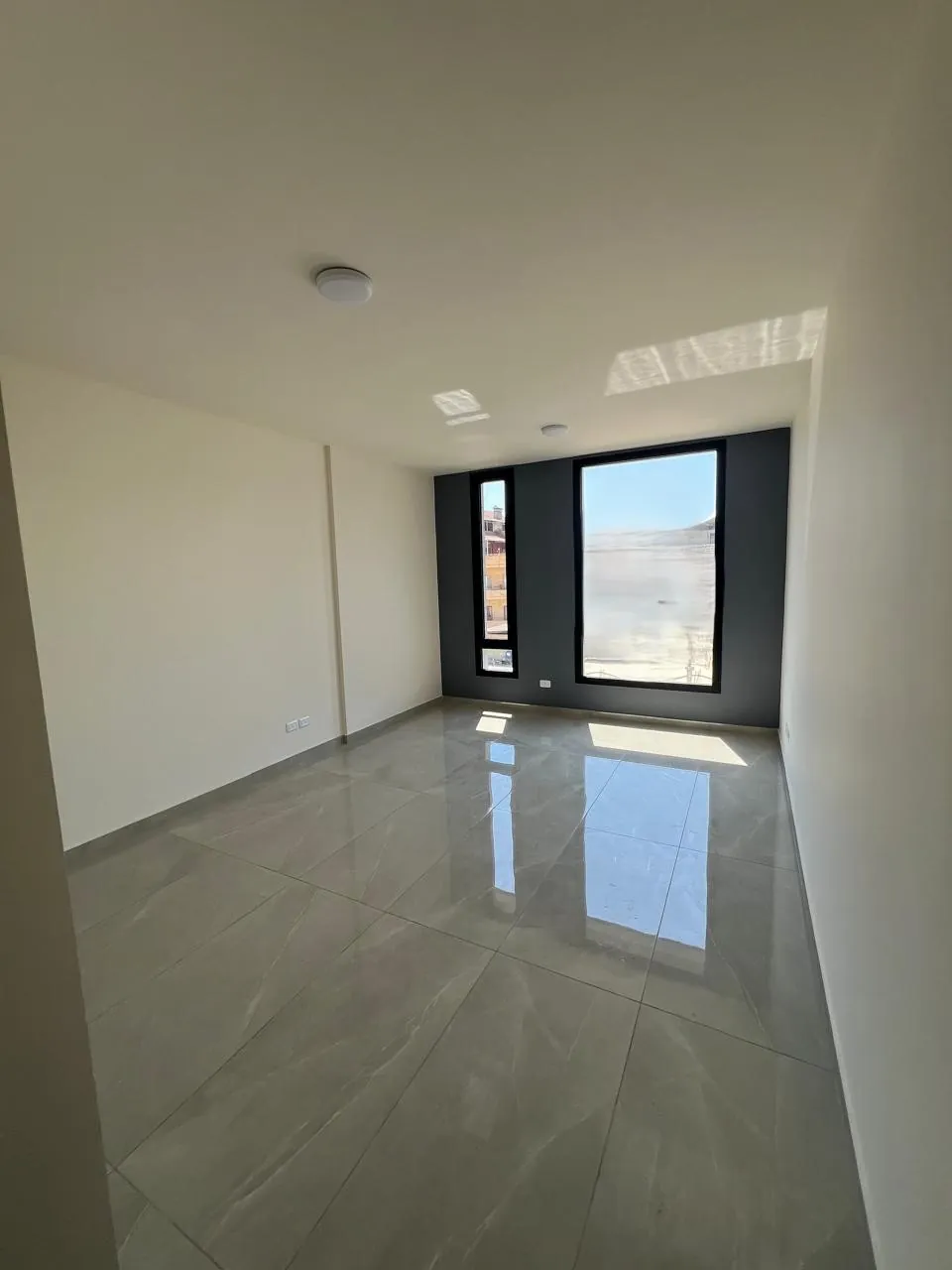 Haouch el omara office 35 sqm for Rent #6730 — photo 2