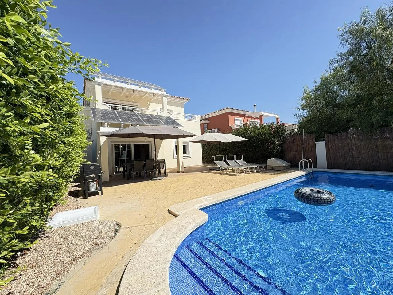 Spain Get your residency! villa with an exceptional plot and a large pool SVM744521
