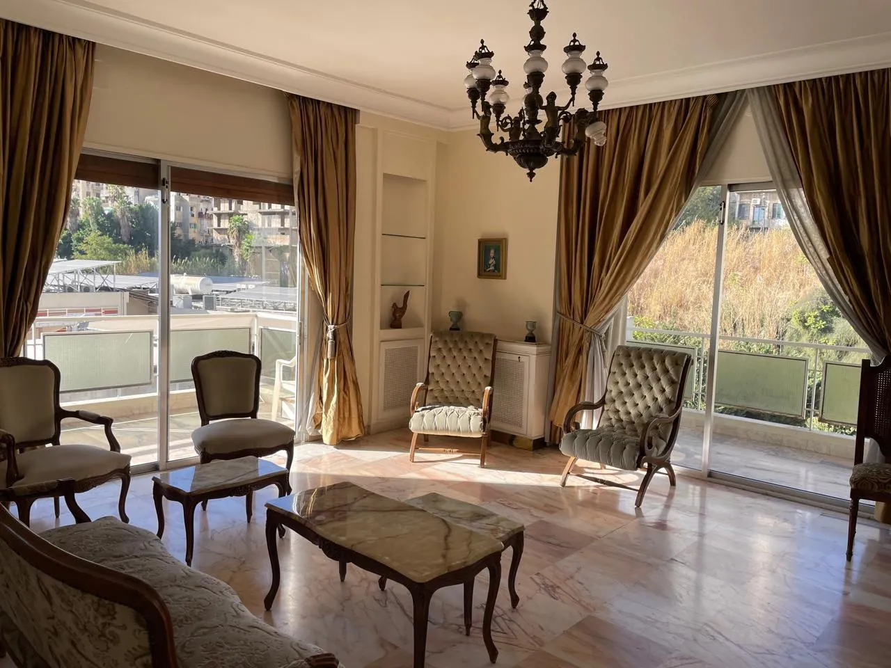 Achrafieh fully furnished spacious apartment 250 sqm for Rent #6753 — الصورة 1