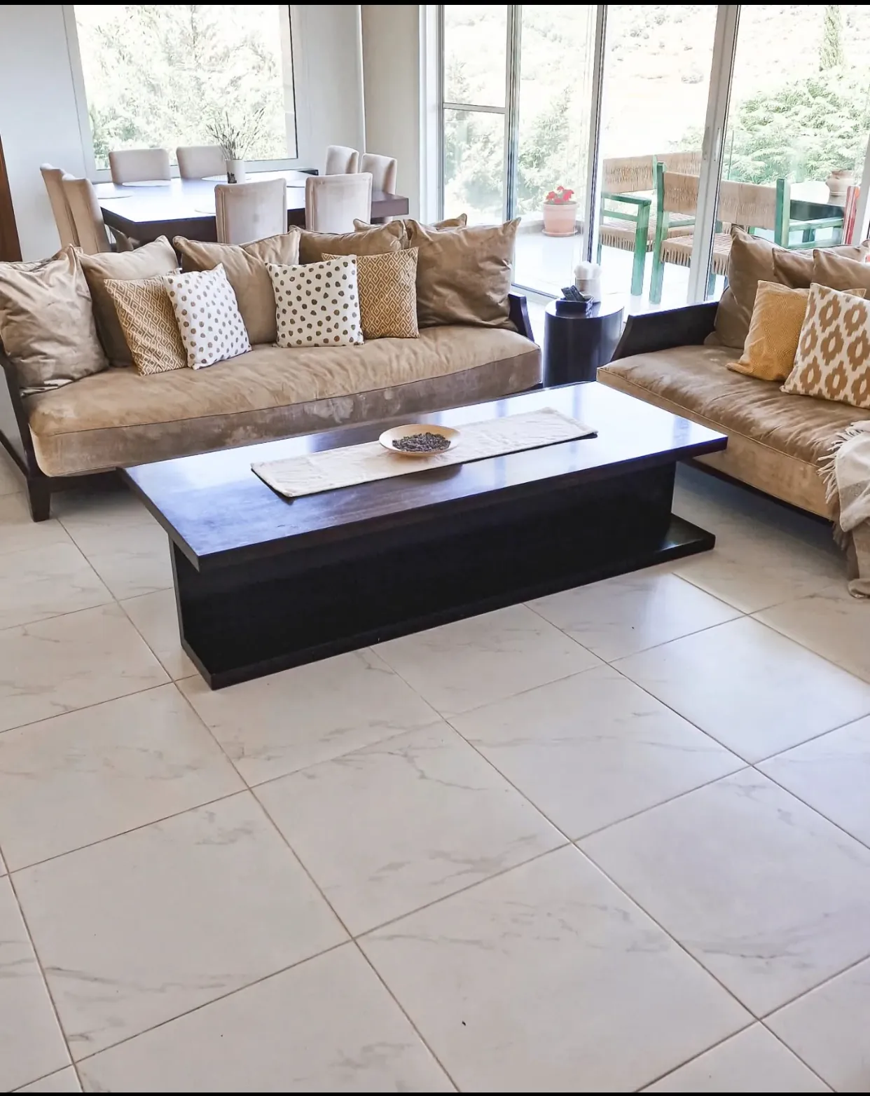 Saghbine luxurious villa on a 2800 sqm land overlooking lake Qaraoun #6815 — الصورة 4