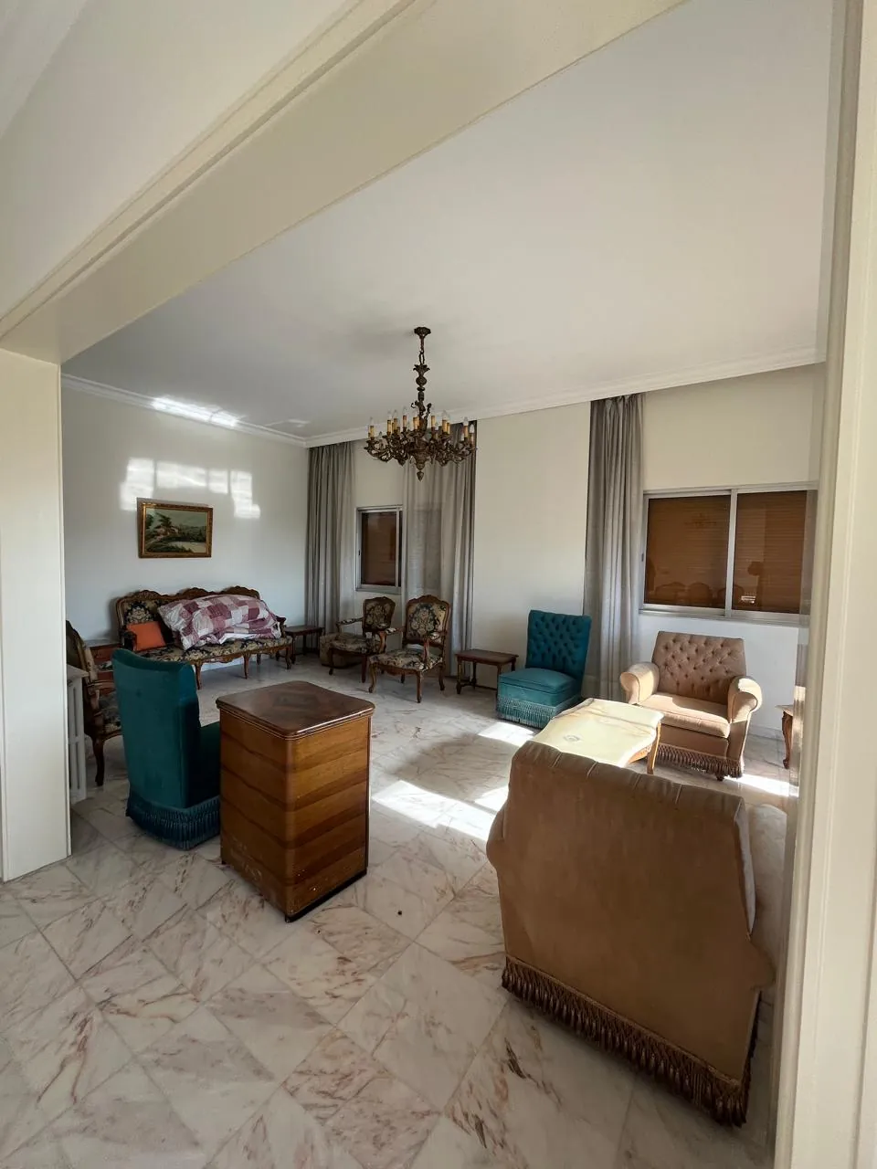 Ksara fully furnished apartment 240 sqm for Rent prime location, open view #6819 — الصورة 2