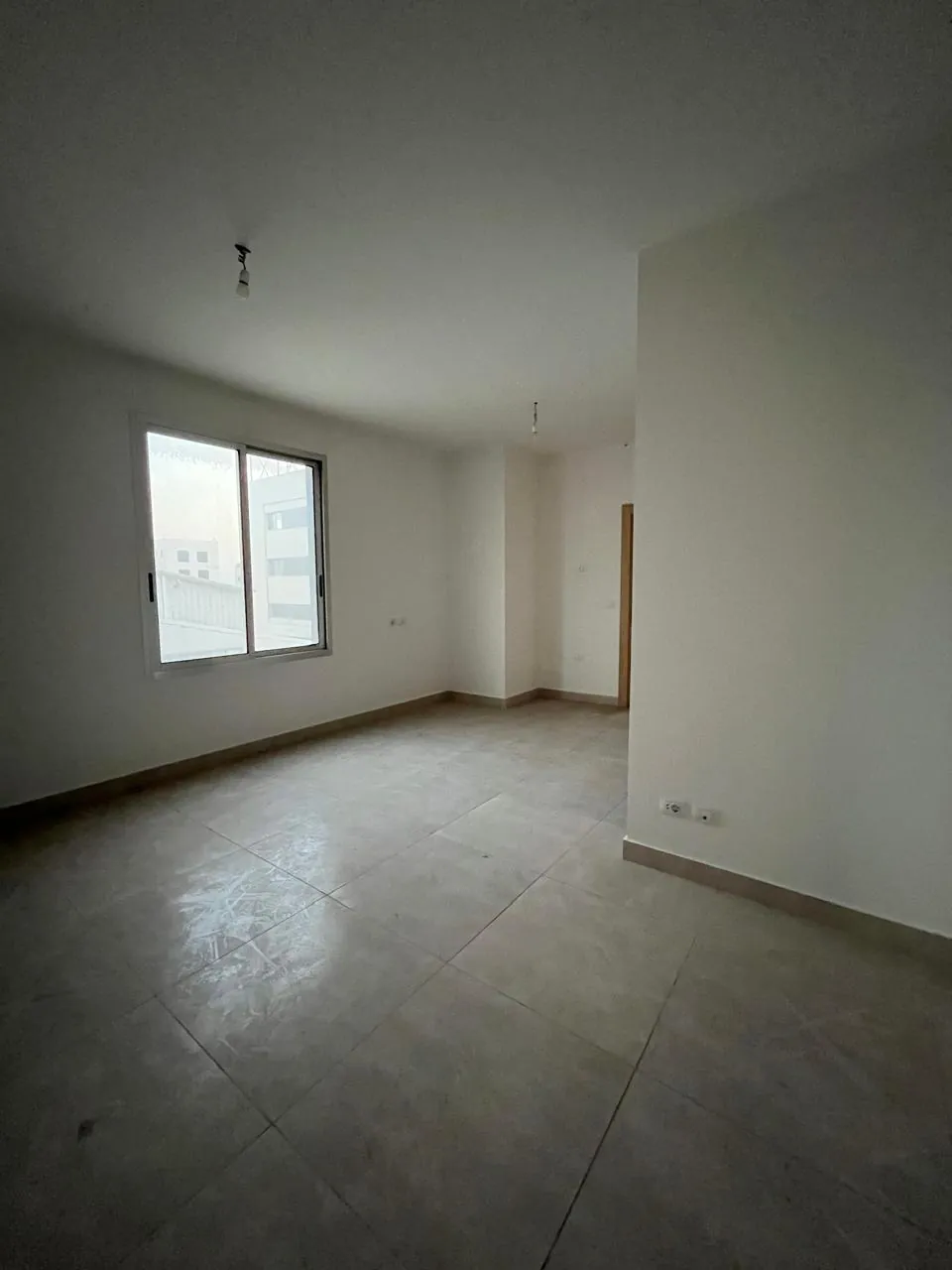 Ksara office 77 sqm prime location for Sale #6822 — الصورة 2