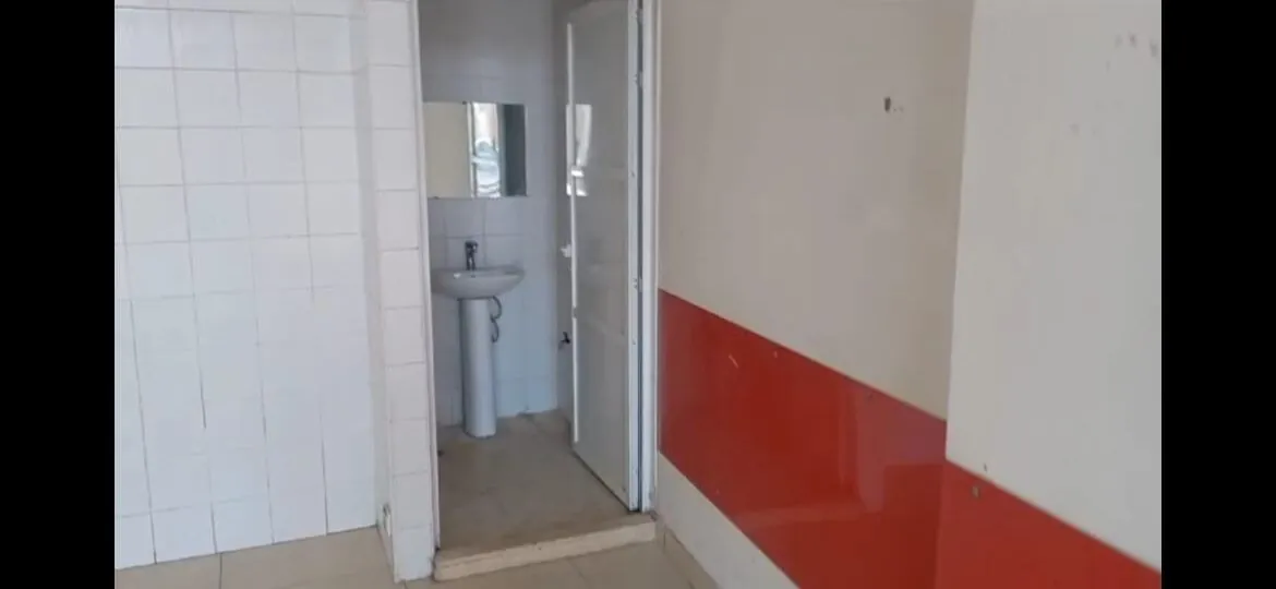 Shop 200 sqm, two floors for Rent in zahle maalaka main road #6825 — الصورة 5