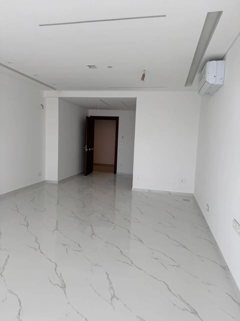 Dekwaneh brand new office 70 sqm for Rent in a prime commercial center #6877 — الصورة 2