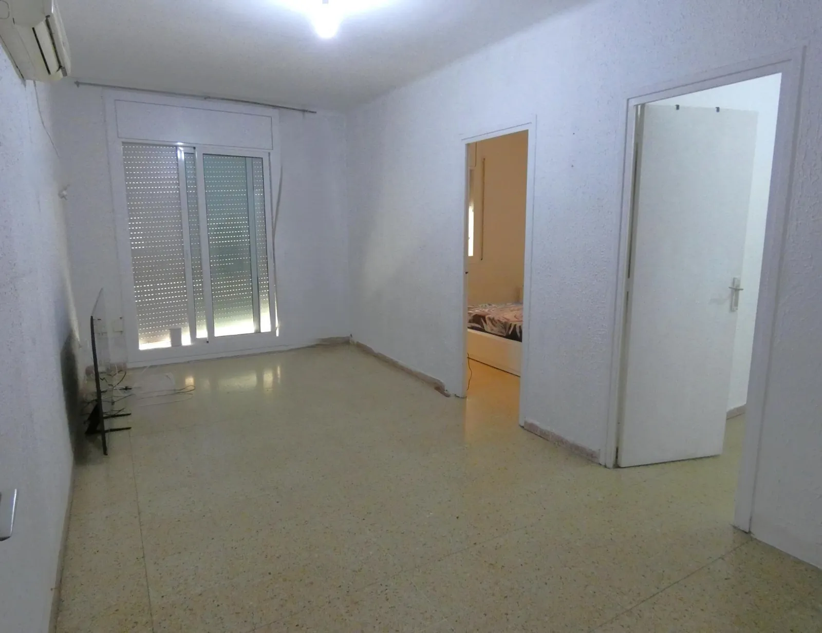 Spain Get your residency! apartment need renovation prime location PR-00490 — photo 2