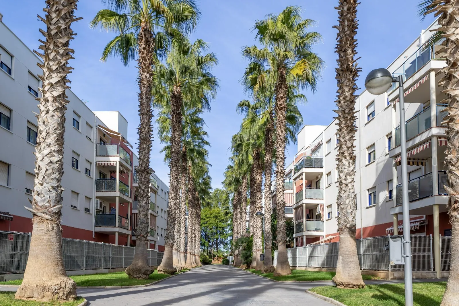 Spain Get your residency! fully furnished apartment, shared pool 008055