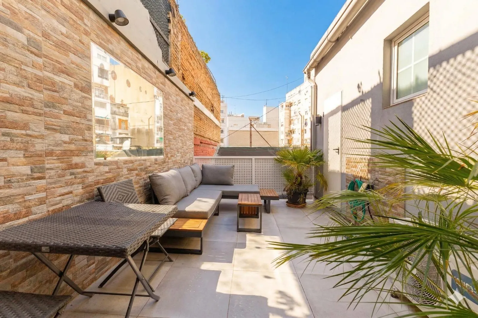 Spain get your residency! renovated apartment in the heart of Valencia 008765 — photo 2