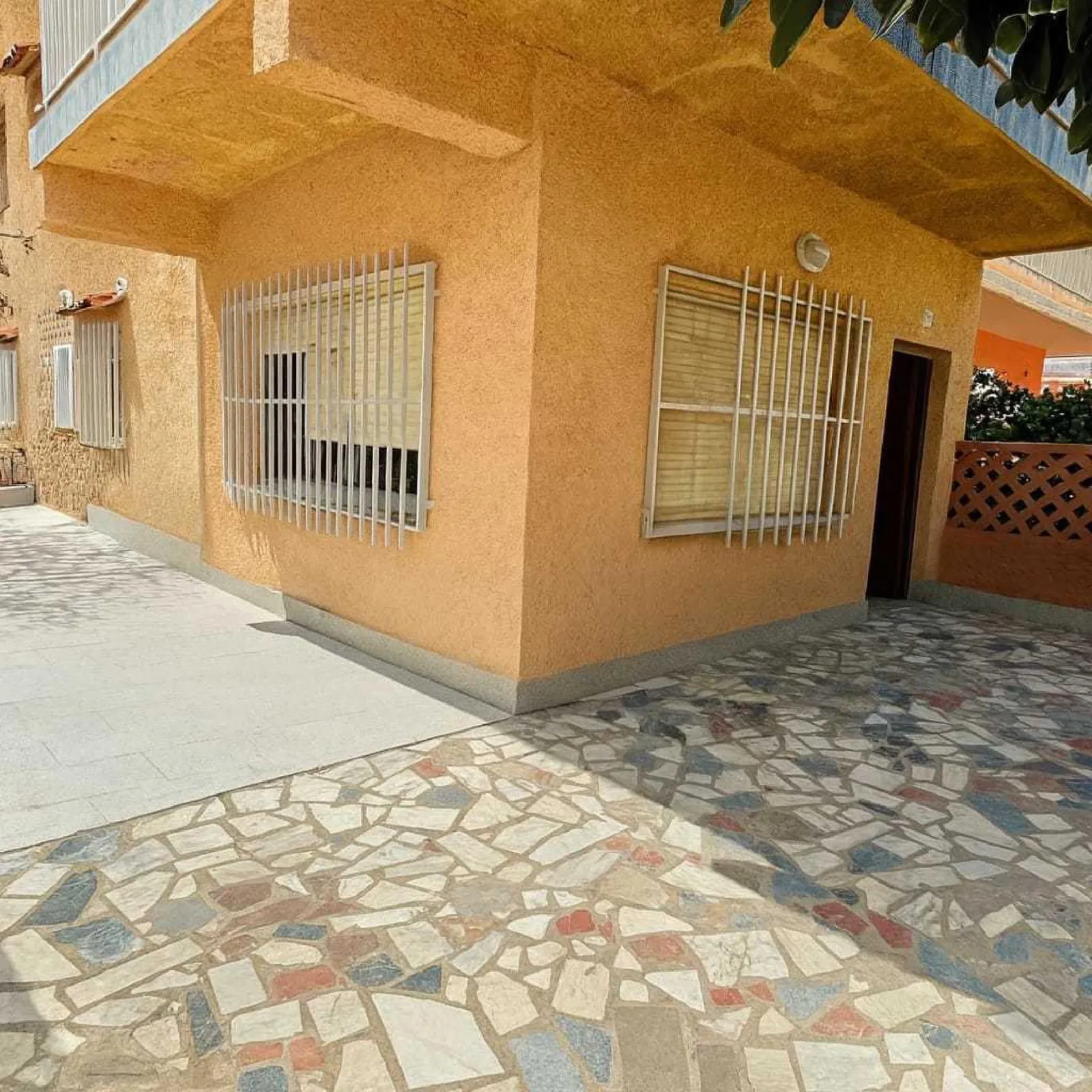 Spain get your residency! Semi-detached villa 100 meters from the sea 008855 — الصورة 4