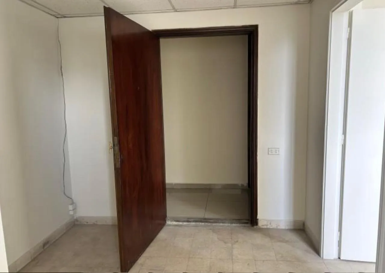 Hazmieh office 70 sqm for Sale in a prime commercial center #6928 — photo 3