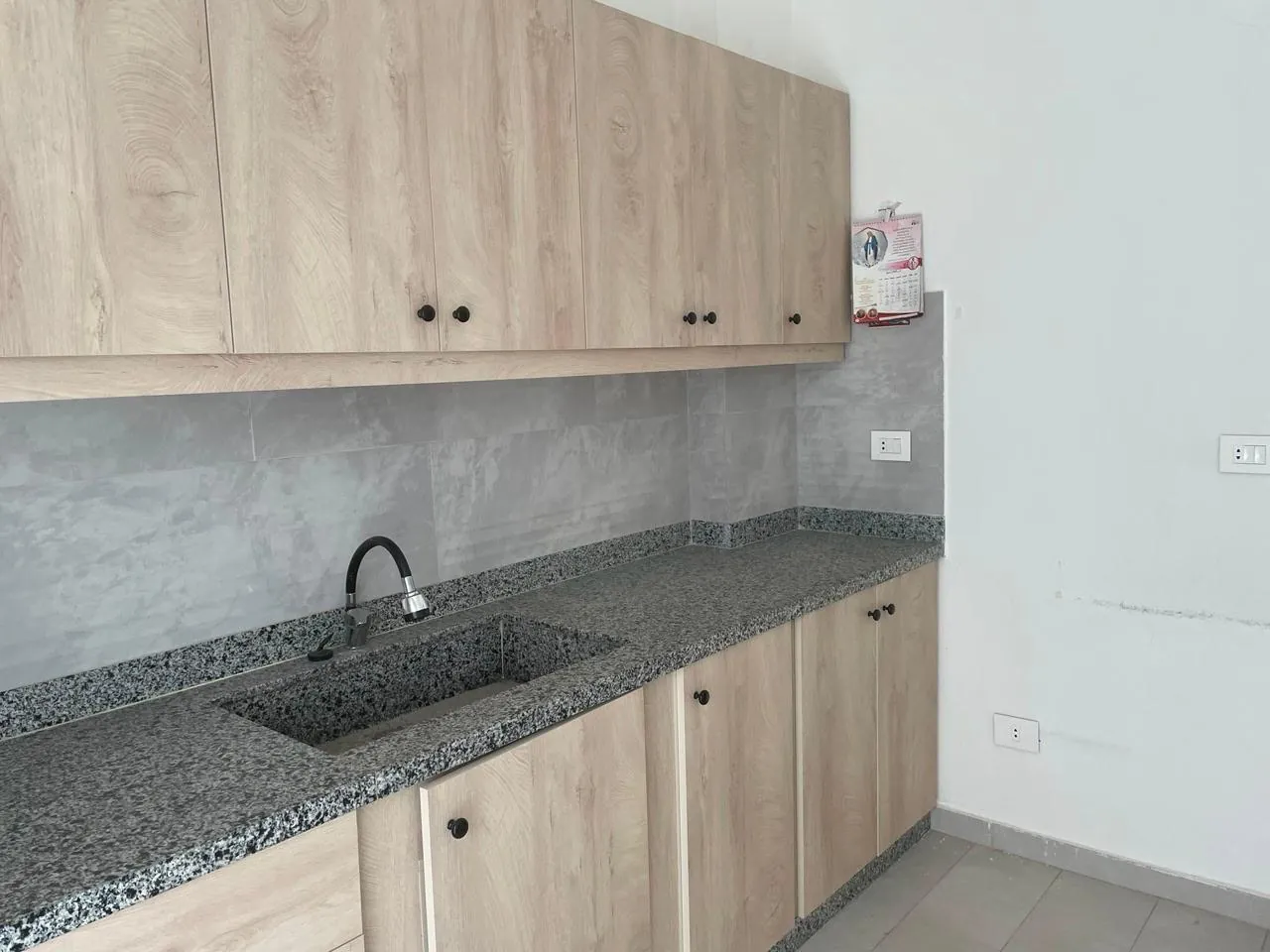 Hazmieh spacious apartment 190 sqm for Rent #6937 — الصورة 2