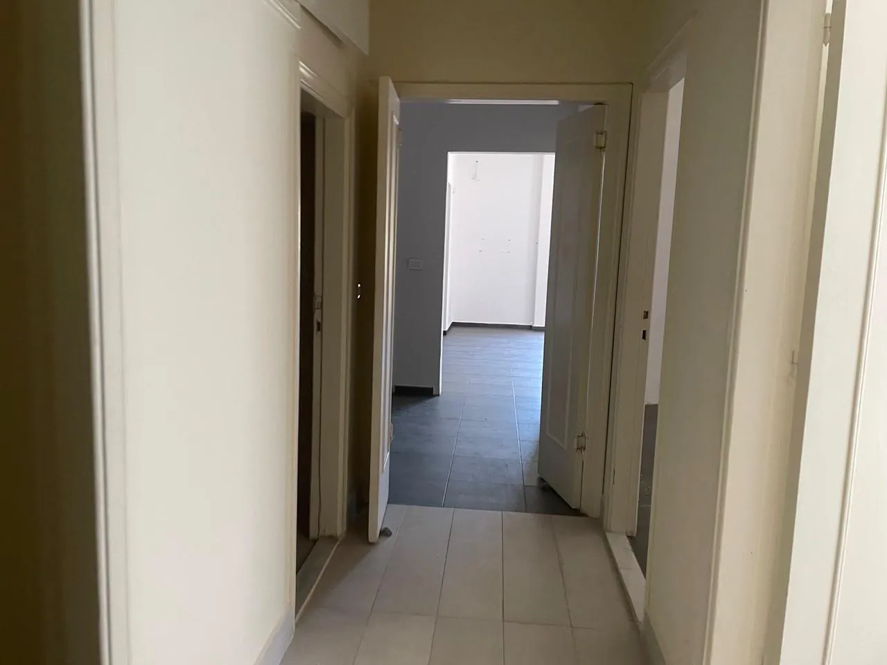 Hazmieh spacious apartment 190 sqm for Rent #6937 — الصورة 3