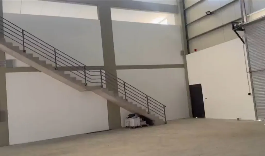 Zahle madine el sinayia spacious hangar with offices for Rent #6948 — photo 2