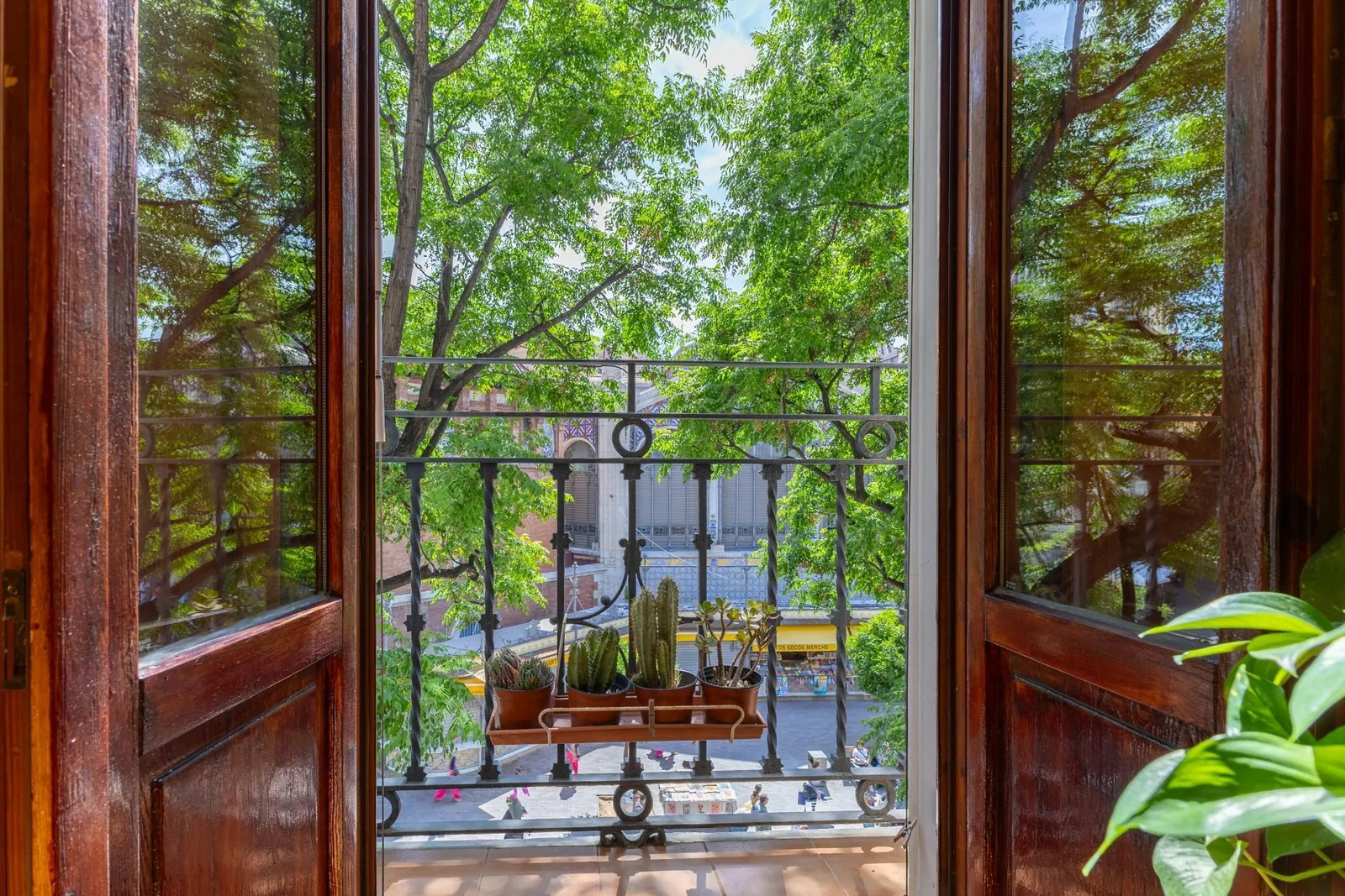Spain get your residency! apartment in the heart of the city’s historic center 009245 — photo 4