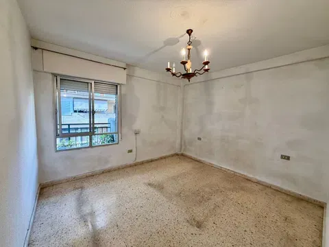 Spain get your residency! apartment strategic location need renovation 112334585