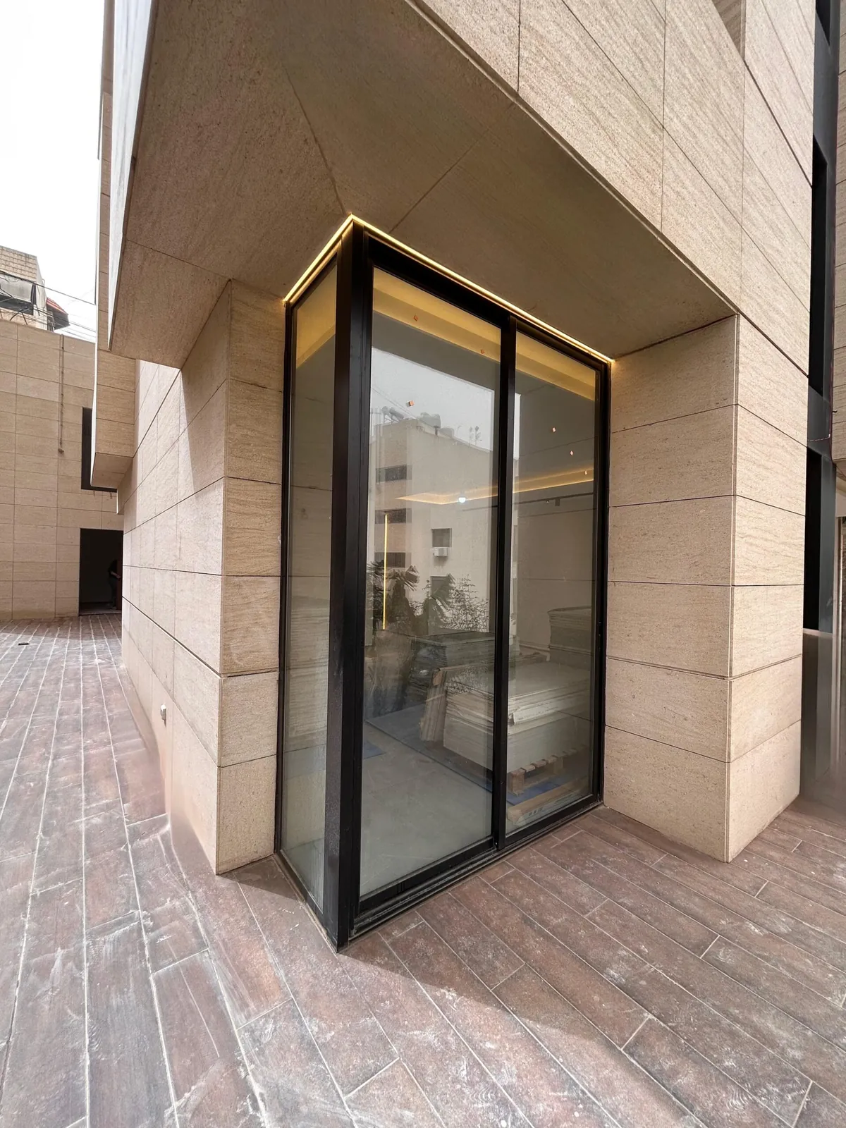Antelias high-end new apartment 165m + 95m garden prime location #7002 — الصورة 2