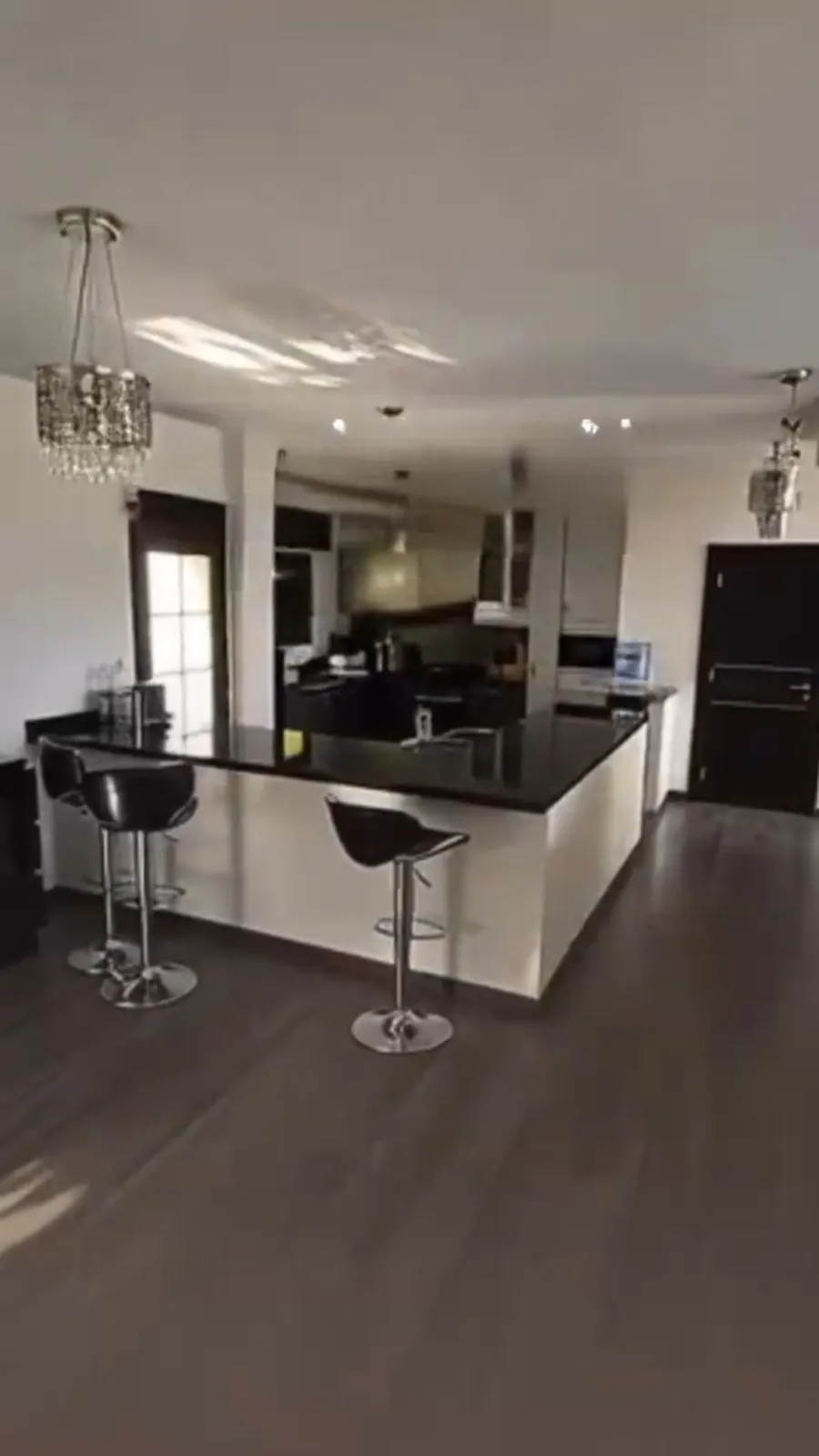 Luxury villa high-end 4 floors in the heart of Jeita for Rent panoramic view #7012 — الصورة 3