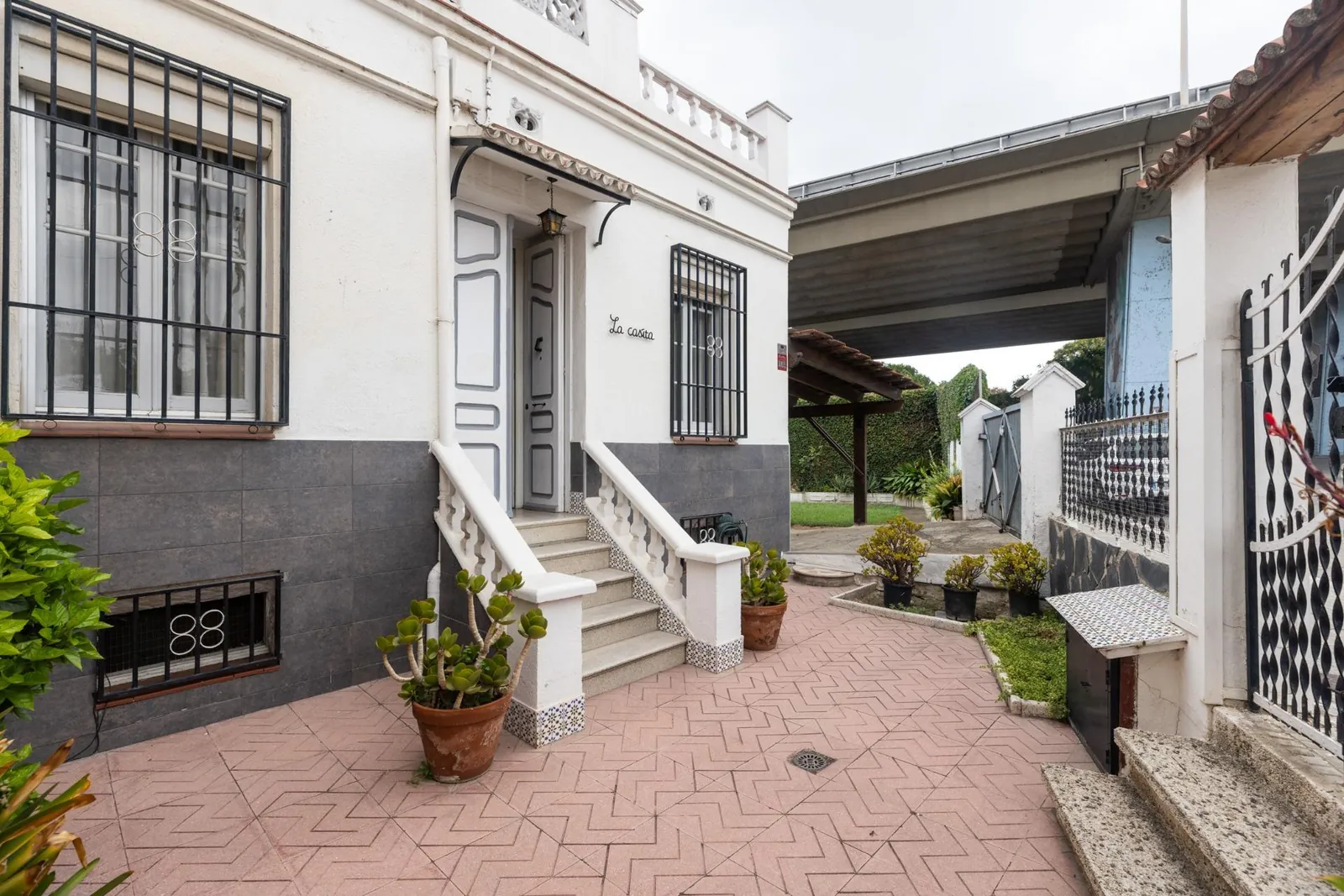 Spain get your residency! detached house with a huge garden PR-00501