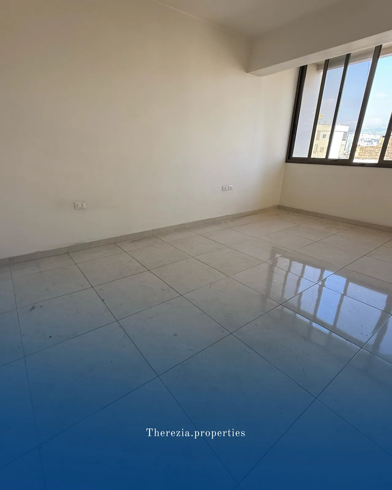 Apartment for Sale in Furn El Chebbak — الصورة 3