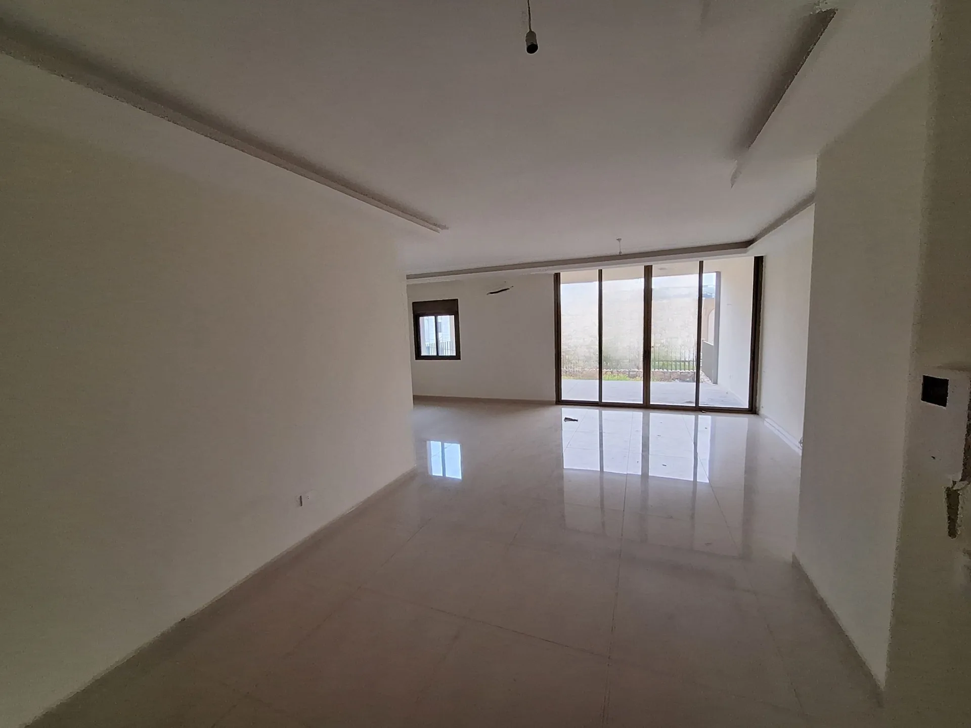 Ground Floor Apartment For Sale Or Rent In Beit Mery — الصورة 3