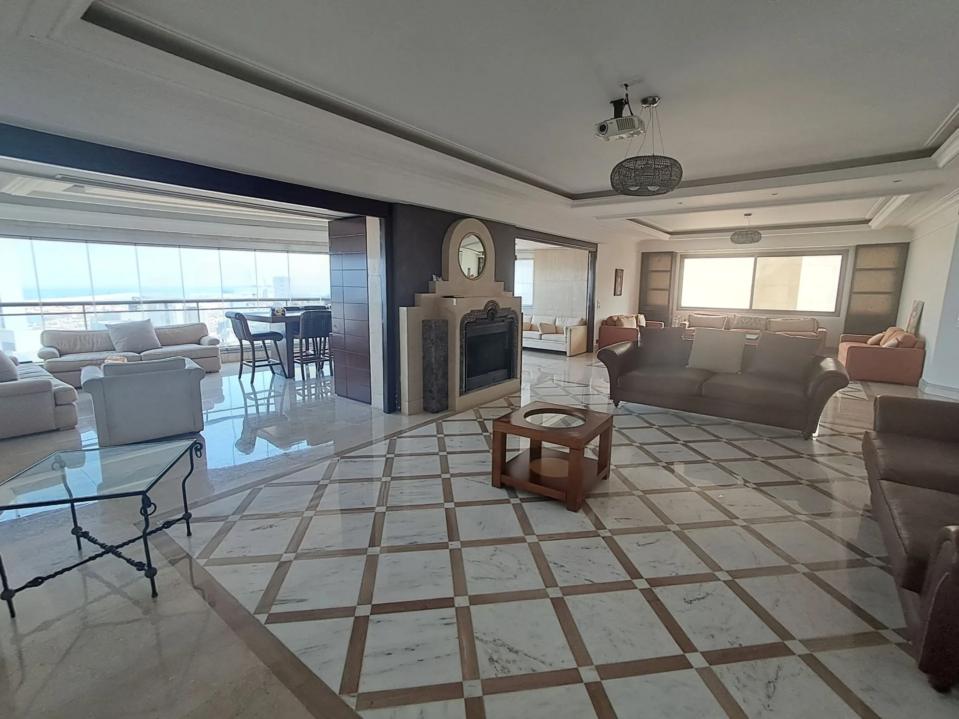 Apartment for Rent in Sursock — الصورة 4