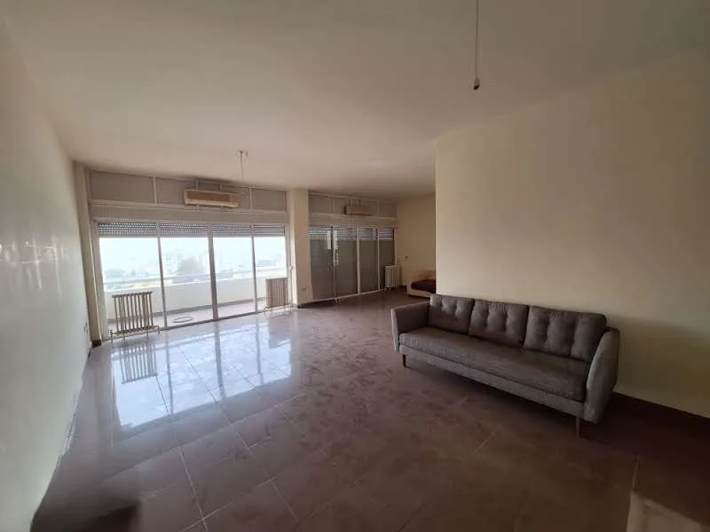 Spacious Apartment for Rent in Baabda — الصورة 2