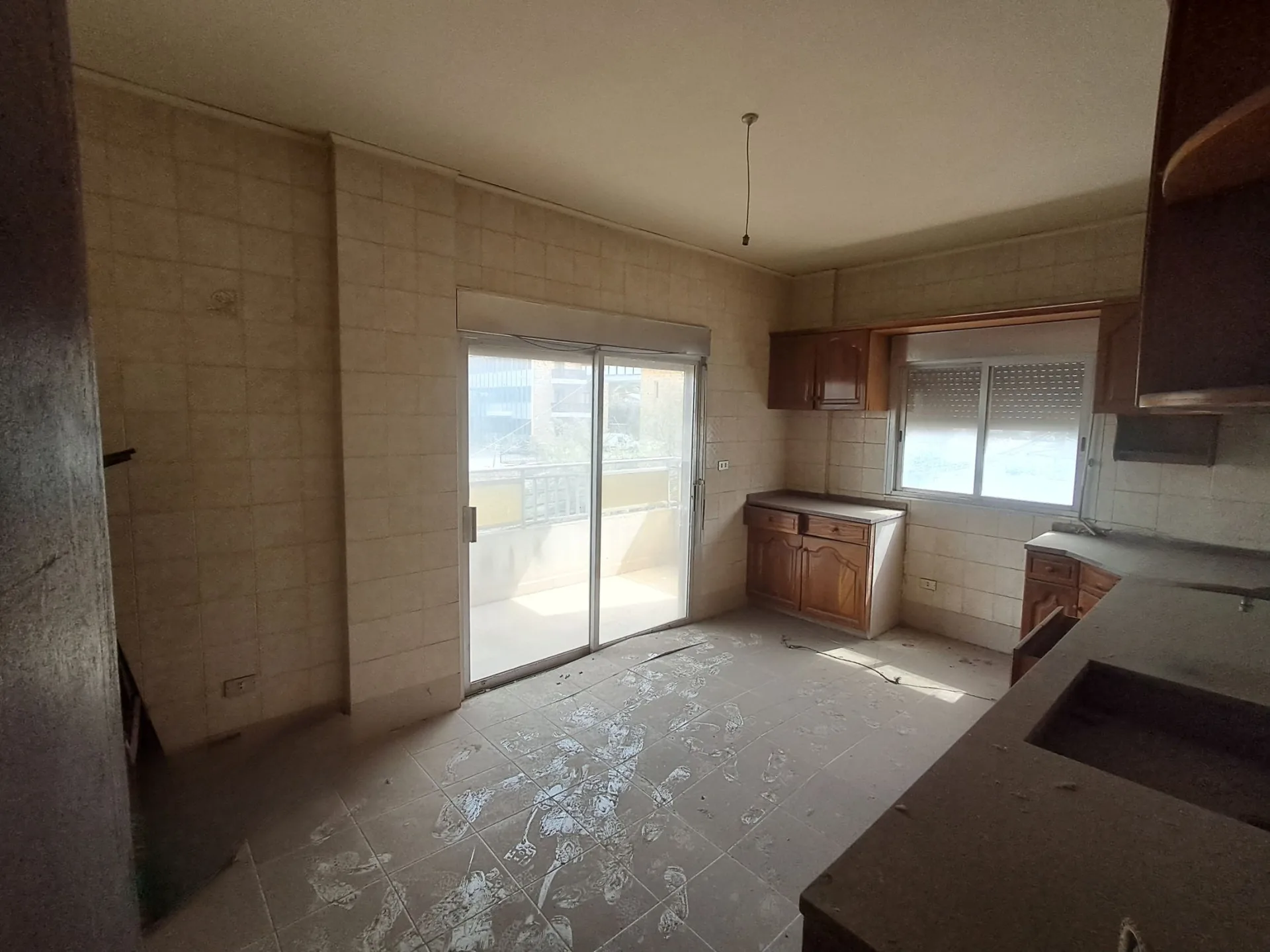 Spacious Apartment for Sale in Beit Mery — الصورة 3