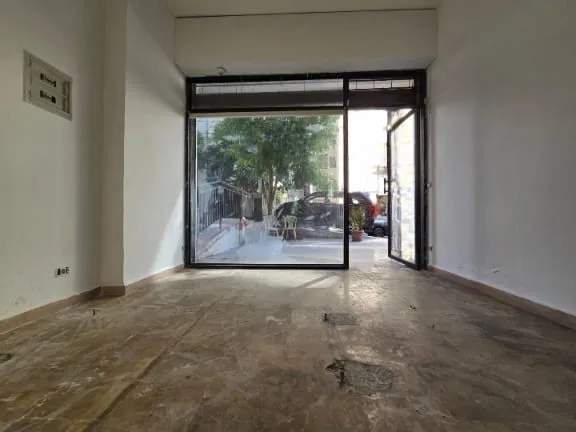 Shop for Rent in Sioufi – Prime Location — الصورة 1