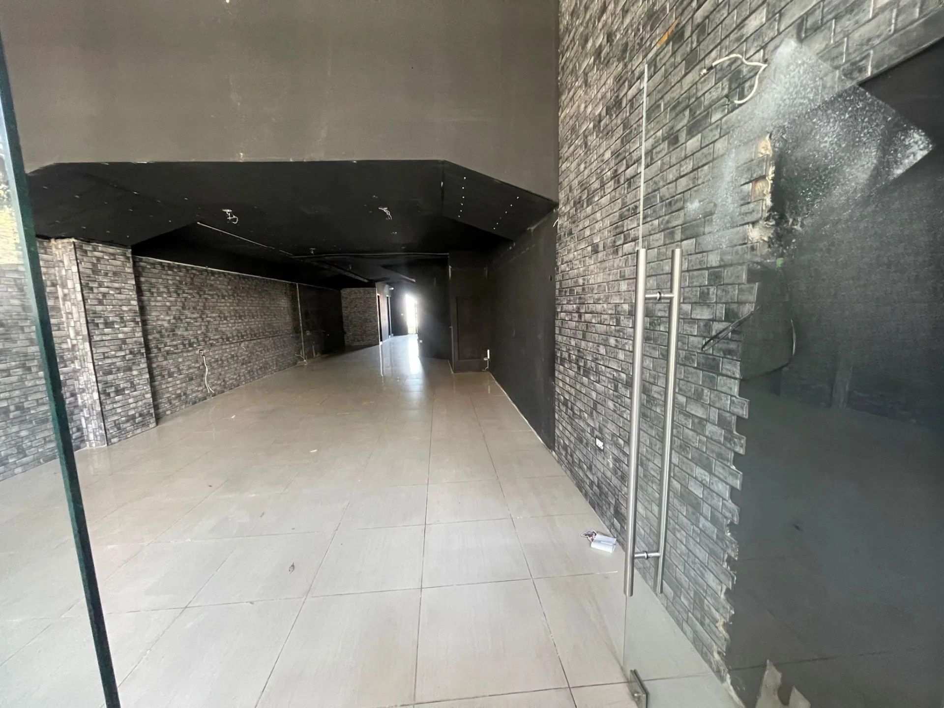 Shop for Rent in Kfarhbab – 200 sqm