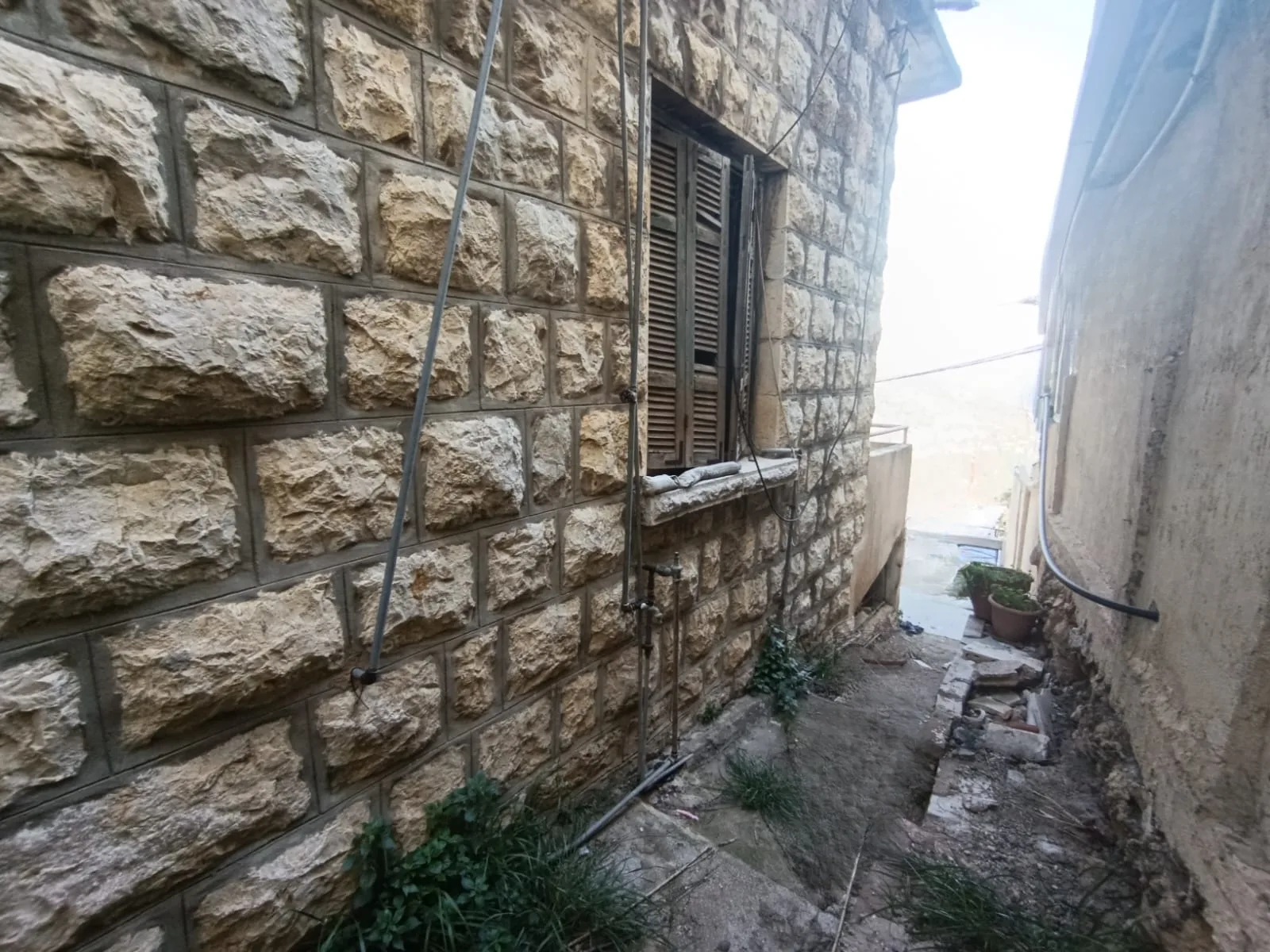 Land with Charming Old House for Sale in Beit Mery — الصورة 3