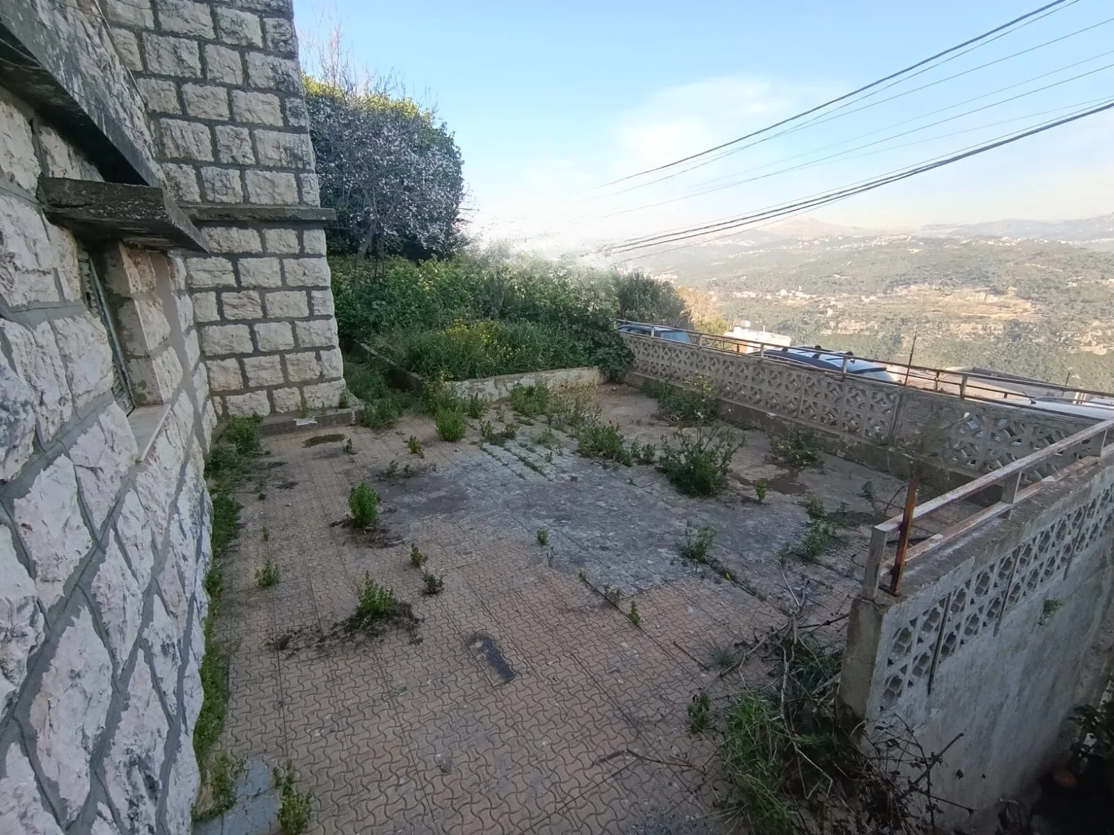 Land with Charming Old House for Sale in Beit Mery — الصورة 2