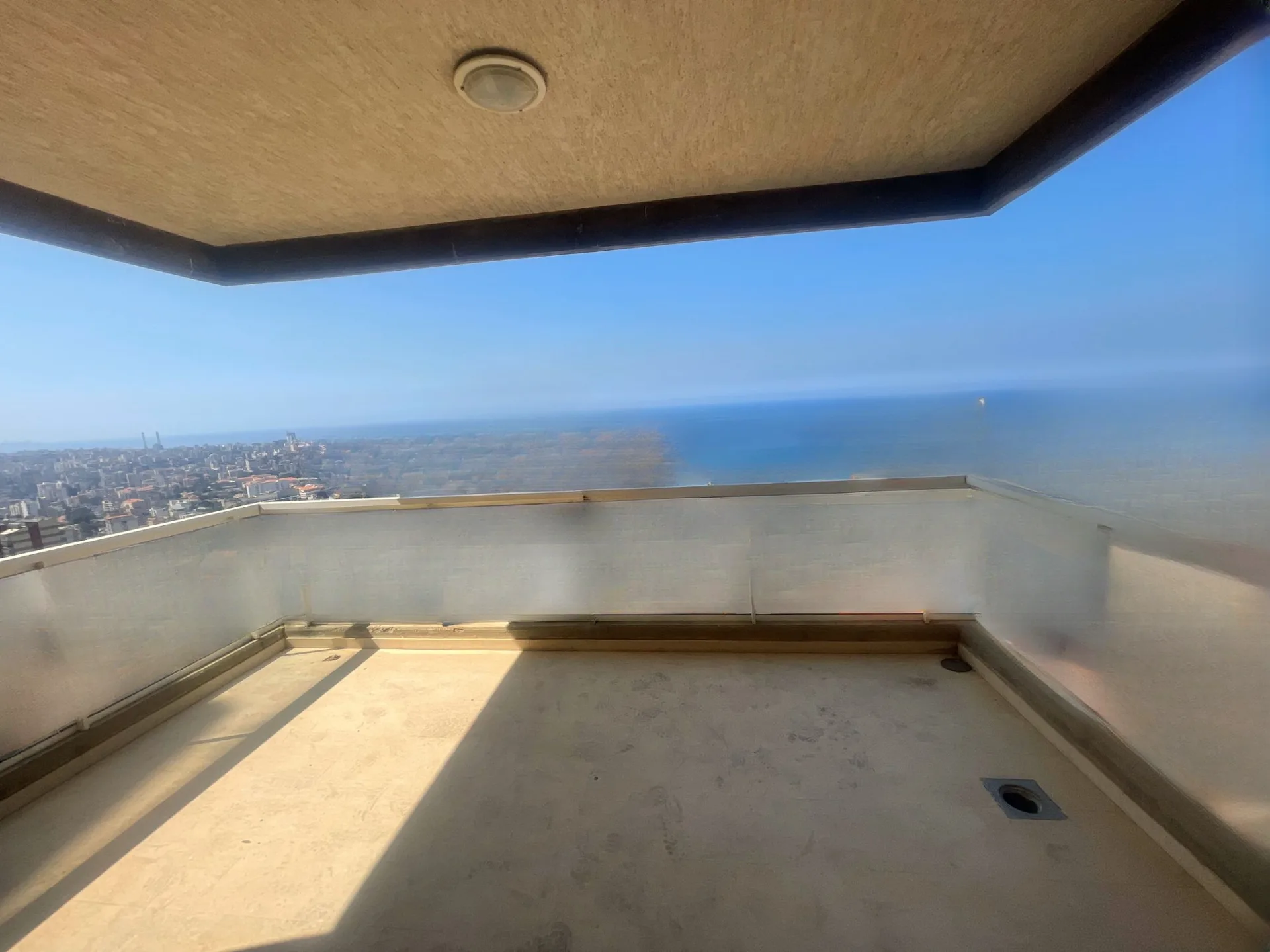 Spacious Apartment for Sale in Haret Sakher