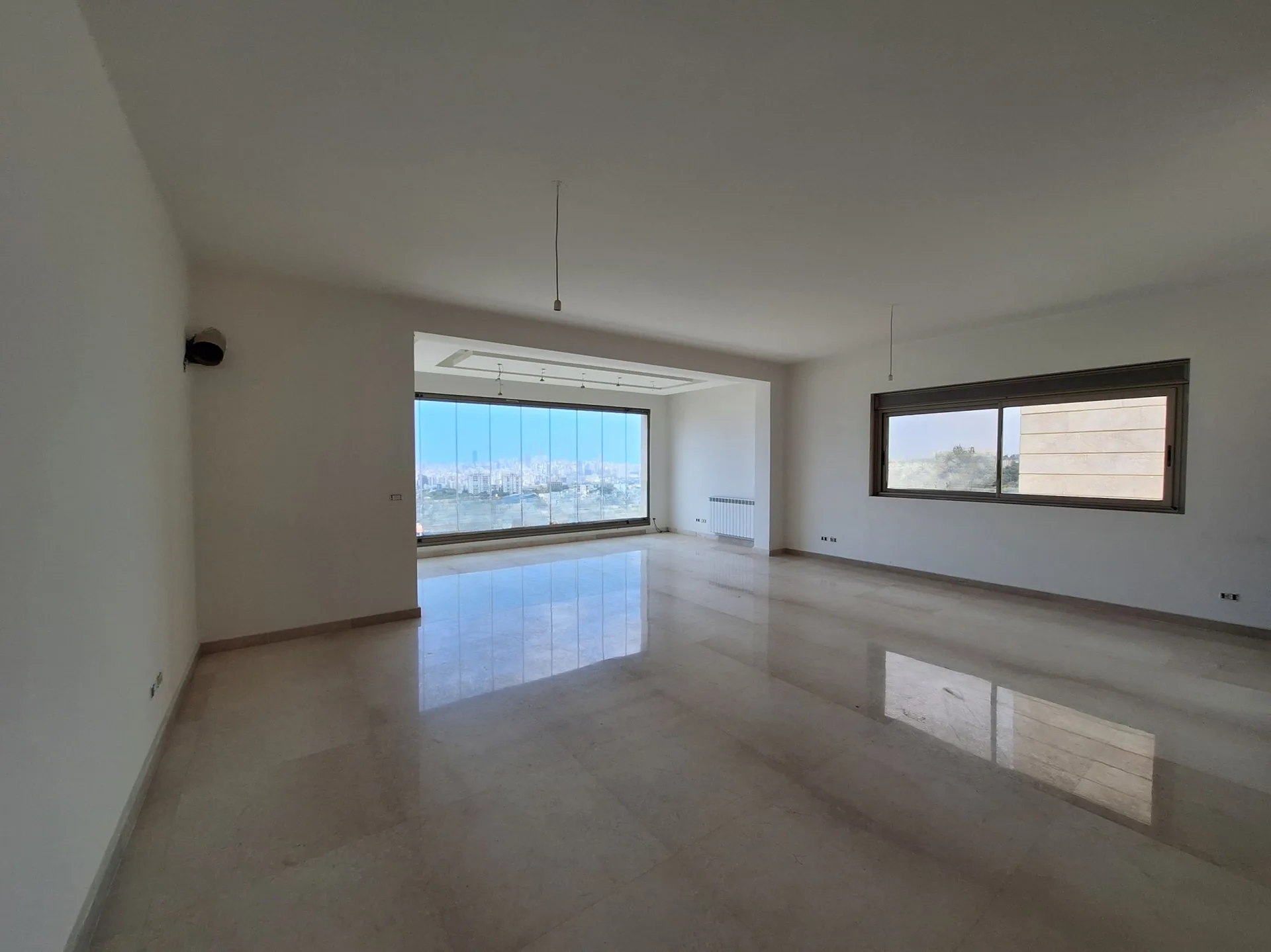 Spacious Duplex Apartment for Sale – Baabda — الصورة 3